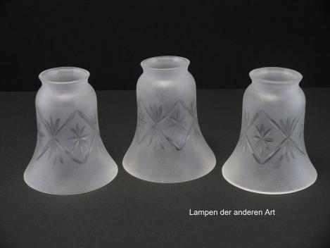 3-er Set Jugendstil Lampenschirm gebraucht, Glas satiniert, Glockenform, mittig geschliffenes umlaufendes Ornamentband, Nostalgie Ersatzglas, D: ca.11cm, H: ca.12cm, Glashalter Griffrand 6cm