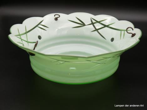 Art Deco Lampenschirm gebraucht, Glas hellgrün mit Kerbschliff, für Hängelampe, D: 35cm, H: 12cm von unten