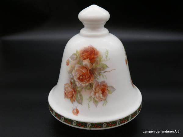 Jugendstil Lampenschirm gebraucht, breite Schulter von umlaufender Bordüre aus Blumen und Früchten umschlossen, opal weißer Untergrund mit dreifachem Rapport eines Rosenstrauches auf dem eingezogenen Teil des Nostalgieschirmes, knaufartiger Abschluss