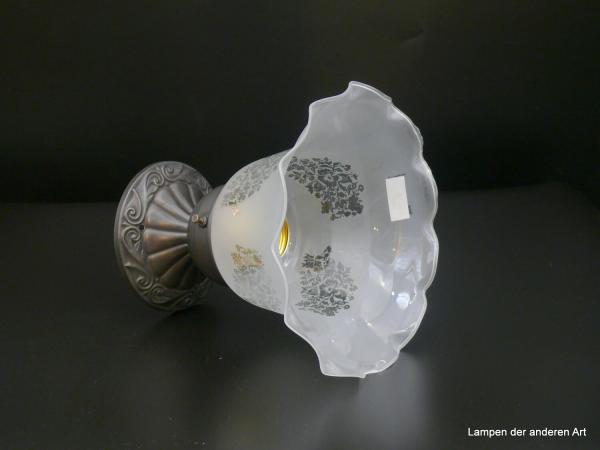 Jugendstil Deckenlampe aus Messing dunkel patiniert mit geätztem Blütenschirm und floralen Motiven Griff-Rand 6cm 1xE27/40W liegend